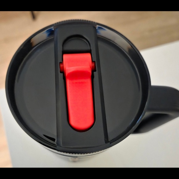 Stanley Valentine Black Lovely Hearts Quencher ProTour 40oz Red Straw Tumbler - Picture 3 of 4